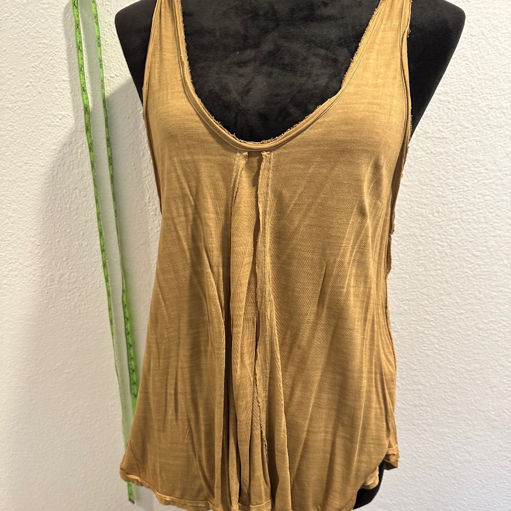 Free People we the Free lightweight layer Tank. NWOT